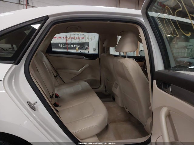 Aukcja sprzedaży 2015 Volkswagen Passat 1.8t Wolfsburg Edition, vin: 1VWAT7A38FC046841, numer aukcji: 44452076
