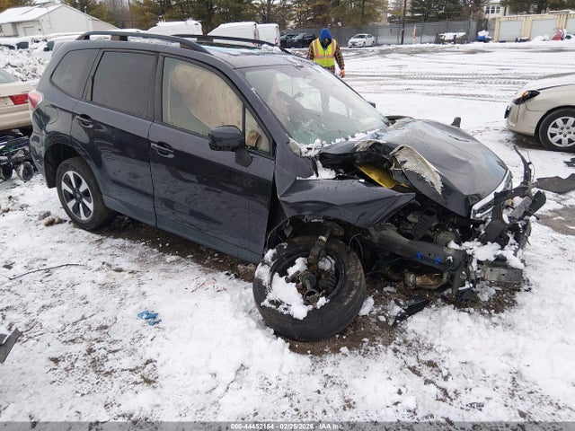 2017 SUBARU FORESTER JF2SJAEC3HH417707
