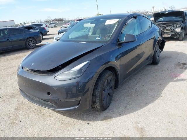 2024 Tesla Model Y Long Range Dual Motor All-wheel Drive მანქანა იყიდება აუქციონზე, vin: 7SAYGDEE6RA305317, აუქციონის ნომერი: 44452227