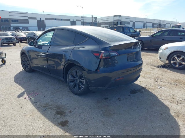 2024 Tesla Model Y Long Range Dual Motor All-wheel Drive მანქანა იყიდება აუქციონზე, vin: 7SAYGDEE6RA305317, აუქციონის ნომერი: 44452227
