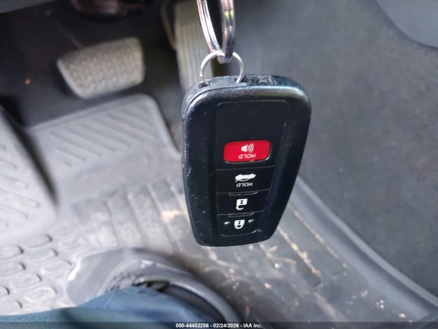 4T1B11HK3JU073631 Toyota CAMRY LE