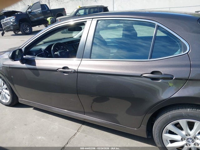 4T1B11HK3JU073631 Toyota CAMRY LE