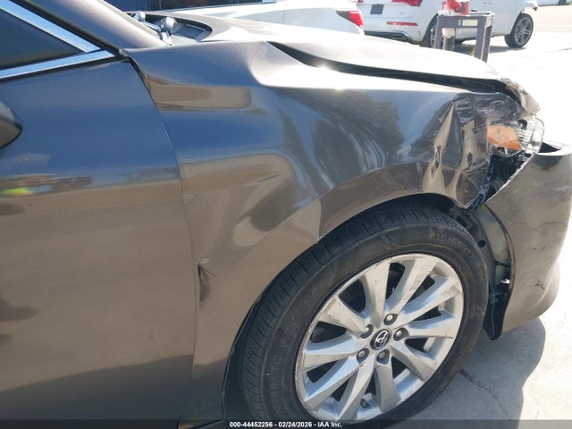 4T1B11HK3JU073631 Toyota CAMRY LE