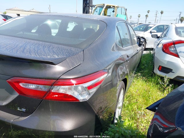4T1B11HK3JU073631 Toyota CAMRY LE