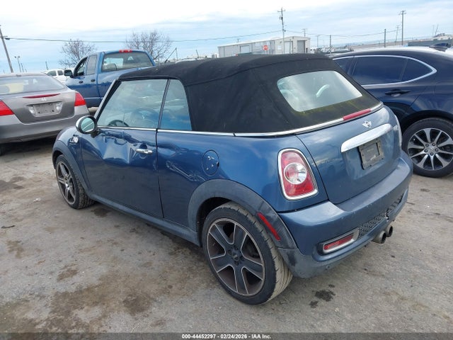 2011 MINI COOPER S WMWZP3C57BT249017 Photo 2
