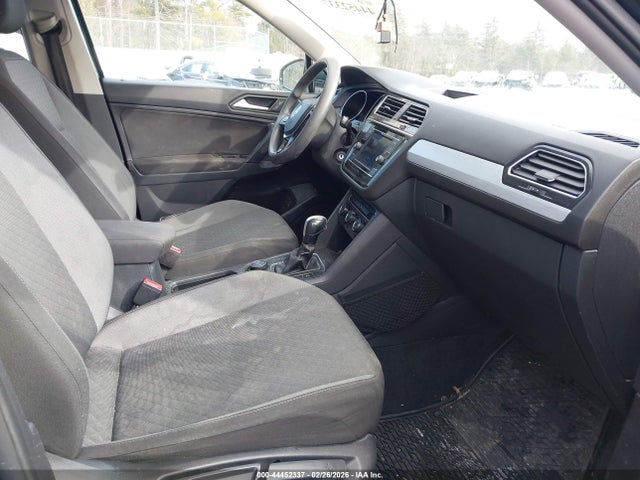 3VV0B7AX2KM016376 Volkswagen Tiguan 2.0t S