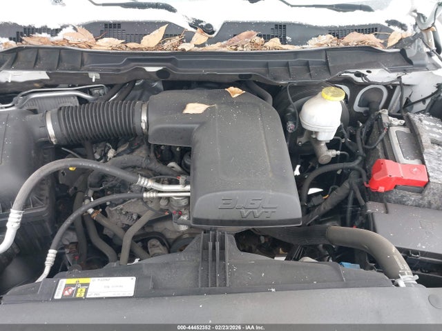 44452352 :رقم المزاد ، 1C6RR7GG0KS686581 vin ، 2019 Ram 1500 Classic Warlock  4x4 6'4 Box مزاد بيع