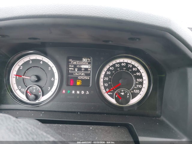 44452352 :رقم المزاد ، 1C6RR7GG0KS686581 vin ، 2019 Ram 1500 Classic Warlock  4x4 6'4 Box مزاد بيع
