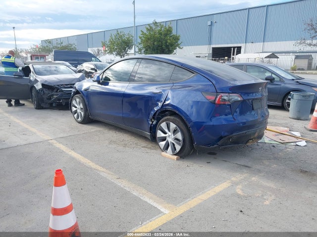 2023 TESLA MODEL Y 7SAYGDEE8PF701605 Photo 2