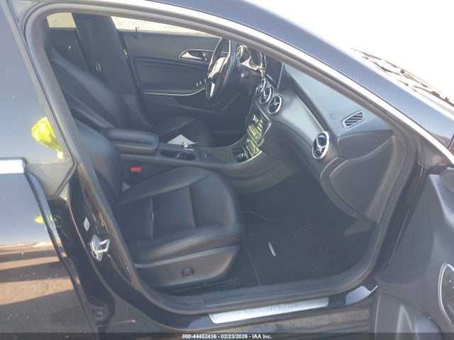 2014 MERCEDES-BENZ CLA 250 WDDSJ4EB9EN048054 Photo 4