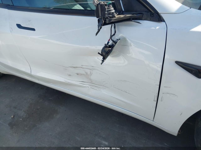 2023 TESLA MODEL 3 5YJ3E1EA0PF490084 Photo 5