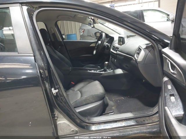 Auction sale of the 2018 Mazda Mazda3 Sport, vin: 3MZBN1U73JM229842, lot number: 44452490