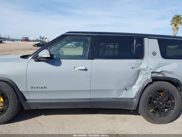 7PDSGABA0PN019590 Rivian R1s Adventure