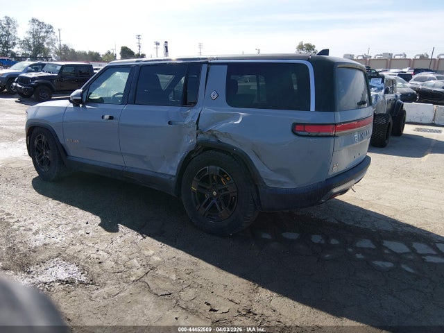 2023 RIVIAN R1S 7PDSGABA0PN019590 Photo 2