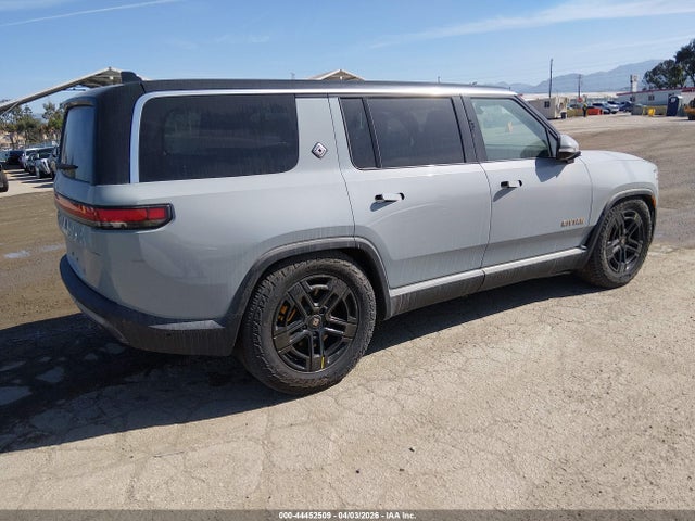 2023 RIVIAN R1S 7PDSGABA0PN019590 Photo 3