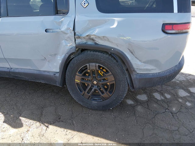 2023 RIVIAN R1S 7PDSGABA0PN019590 Photo 5