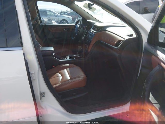 2015 Chevrolet Traverse 2lt მანქანა იყიდება აუქციონზე, vin: 1GNKVHKD6FJ220715, აუქციონის ნომერი: 44452537