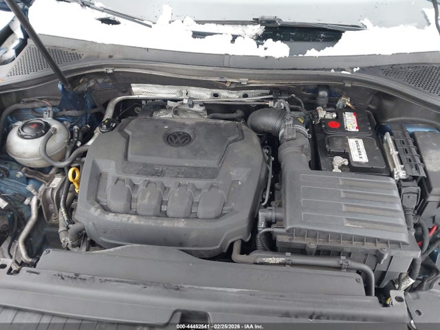 2018 Volkswagen Tiguan 2.0t Se/2.0t Sel მანქანა იყიდება აუქციონზე, vin: 3VV2B7AX4JM016158, აუქციონის ნომერი: 44452541