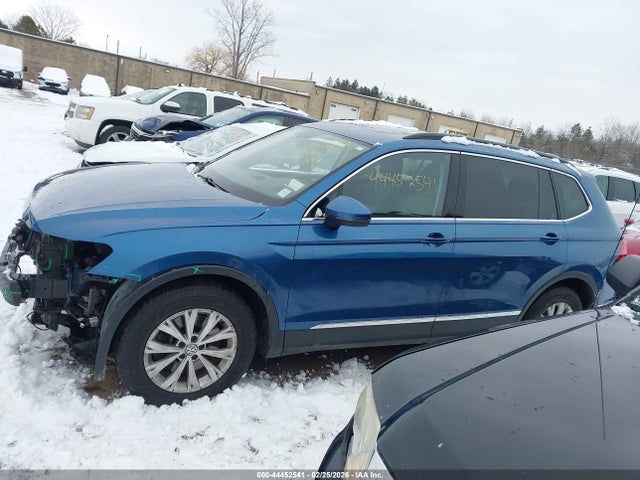 2018 Volkswagen Tiguan 2.0t Se/2.0t Sel მანქანა იყიდება აუქციონზე, vin: 3VV2B7AX4JM016158, აუქციონის ნომერი: 44452541