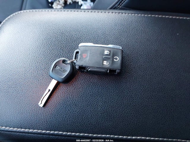 1GTG6EENXK1233735 GMC Canyon Denali