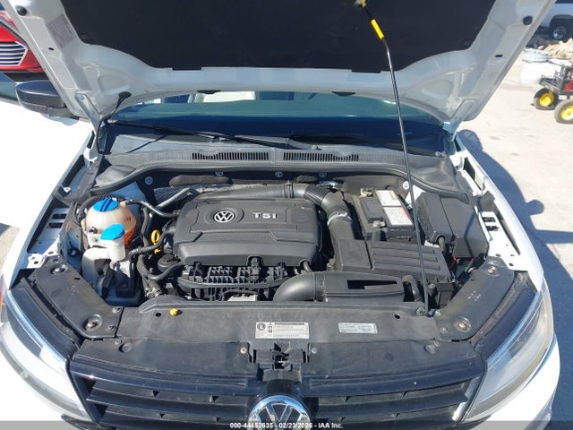 44452635 :رقم المزاد ، 3VWD17AJ2GM267269 vin ، 2016 Volkswagen Jetta 1.8t Sport مزاد بيع