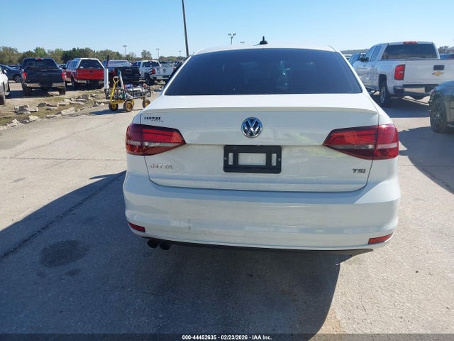 44452635 :رقم المزاد ، 3VWD17AJ2GM267269 vin ، 2016 Volkswagen Jetta 1.8t Sport مزاد بيع