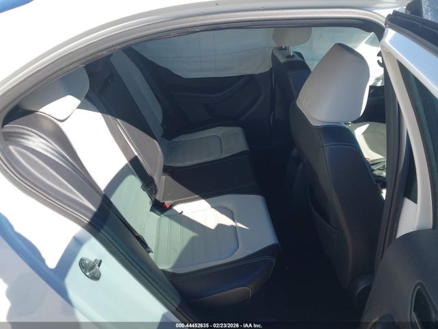 44452635 :رقم المزاد ، 3VWD17AJ2GM267269 vin ، 2016 Volkswagen Jetta 1.8t Sport مزاد بيع