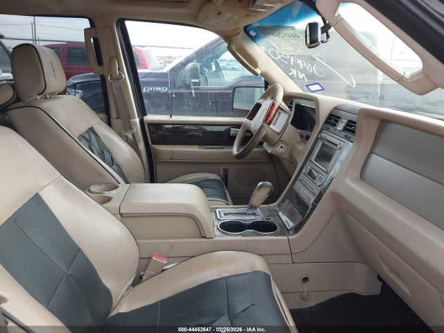 2008 Lincoln Navigator მანქანა იყიდება აუქციონზე, vin: 5LMFU27518LJ04950, აუქციონის ნომერი: 44452647