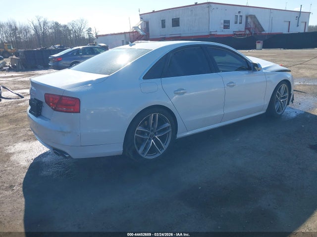 2013 AUDI S8 WAUD2AFD1DN031887 Photo 3