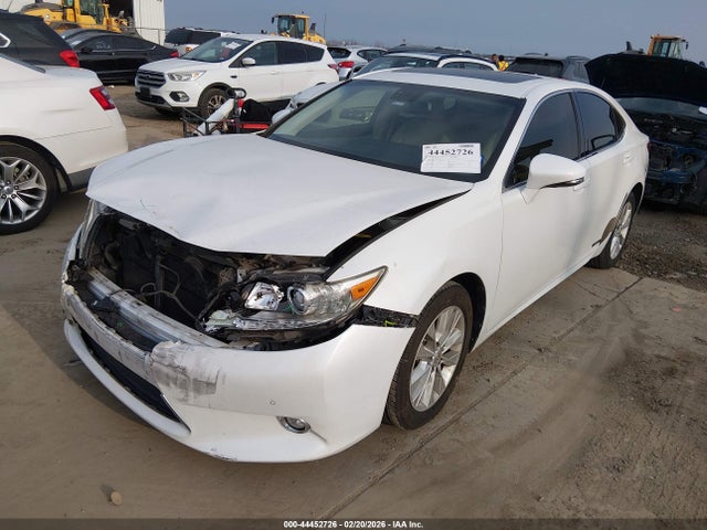 44452726 :رقم المزاد ، JTHBW1GG2E2074174 vin ، 2014 Lexus Es 300h مزاد بيع