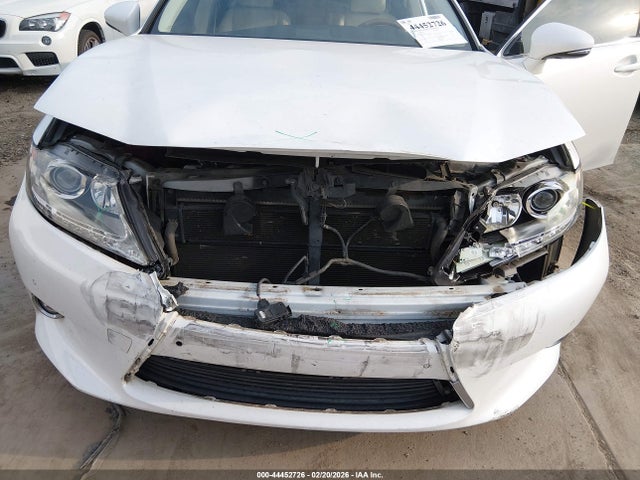 44452726 :رقم المزاد ، JTHBW1GG2E2074174 vin ، 2014 Lexus Es 300h مزاد بيع
