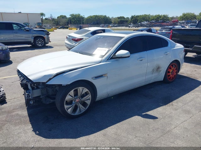 2020 JAGUAR XE SAJAE4FX2LCP64499 Photo 1