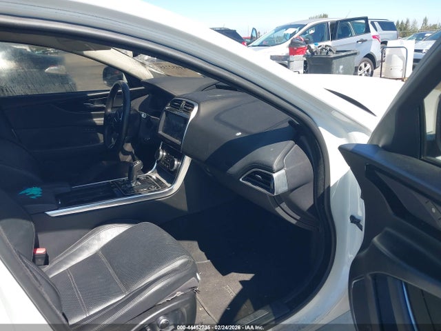 2020 JAGUAR XE SAJAE4FX2LCP64499 Photo 4