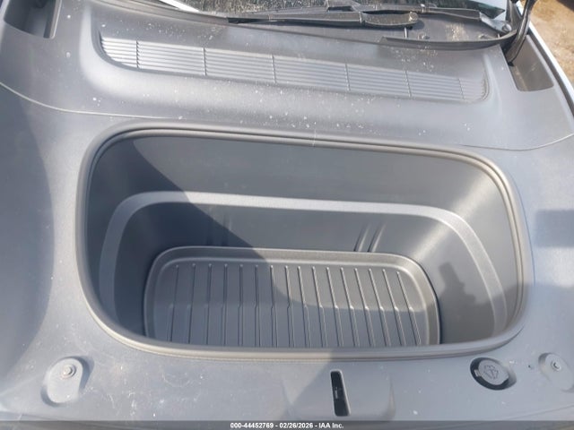 2026 TESLA MODEL Y 7SAYGDEE1TF553601 Photo 9