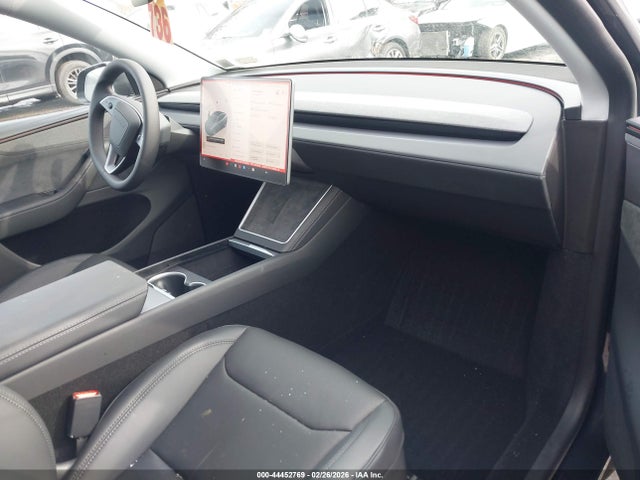 2026 TESLA MODEL Y 7SAYGDEE1TF553601 Photo 4