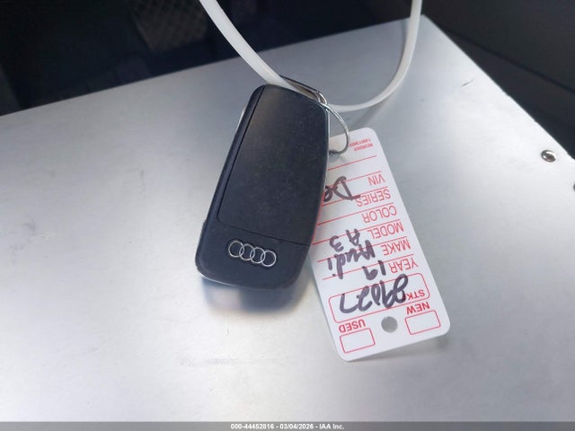 2019 AUDI A3 WAUBEGFF3KA096196 Photo 10