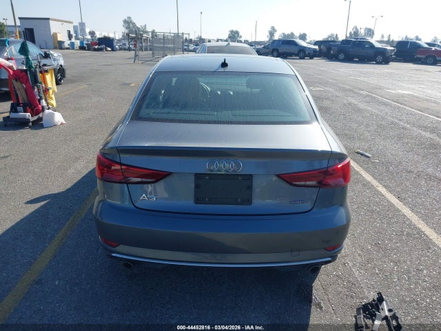 44452816 :رقم المزاد ، WAUBEGFF3KA096196 vin ، 2019 Audi A3 45 Premium مزاد بيع