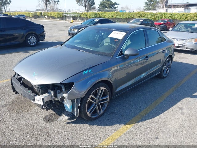 2019 AUDI A3 WAUBEGFF3KA096196 Photo 1