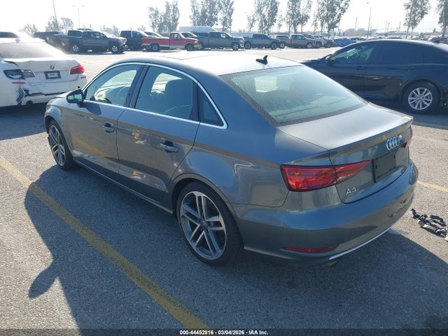 2019 AUDI A3 WAUBEGFF3KA096196 Photo 2