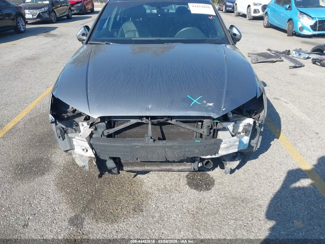 2019 AUDI A3 WAUBEGFF3KA096196 Photo 5