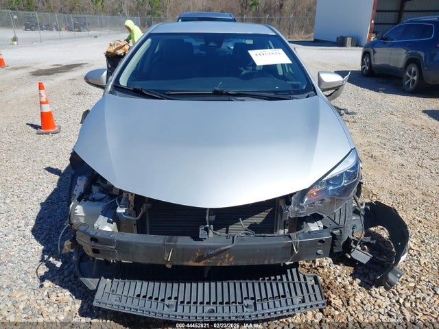 Toyota COROLLA SE 2018 5YFBURHEXJP838030 Image 13
