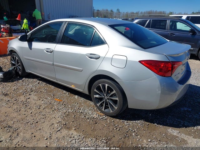 Toyota COROLLA SE 2018 5YFBURHEXJP838030 Image 3