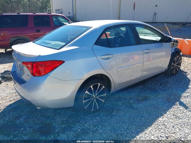 Toyota COROLLA SE 2018 5YFBURHEXJP838030 Image 4