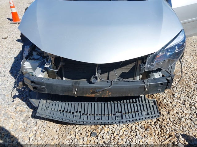 Toyota COROLLA SE 2018 5YFBURHEXJP838030 Image 6