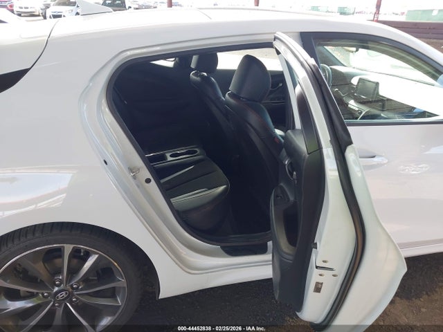 KMHTG6AF8KU003542 Hyundai Veloster 2.0 Premium