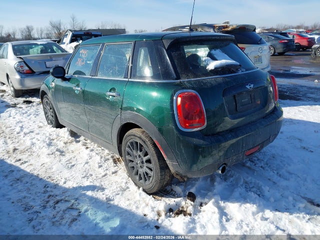 2018 MINI HARDTOP WMWXU1C58J2F80779 Photo 2
