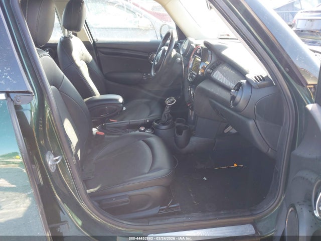 2018 MINI HARDTOP WMWXU1C58J2F80779 Photo 4