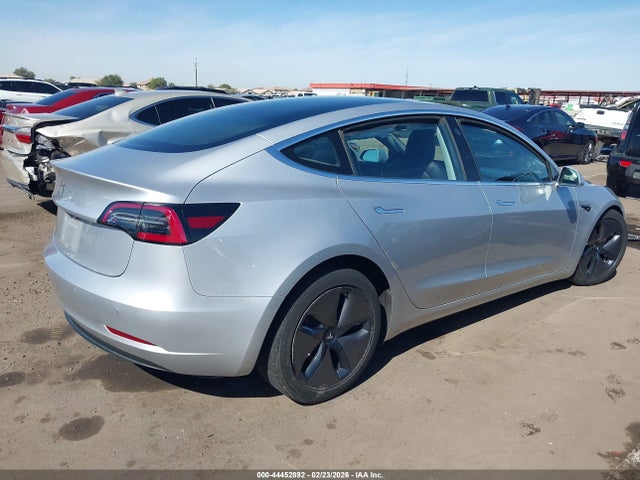 2018 TESLA MODEL 3 5YJ3E1EA4JF060792 Photo 3