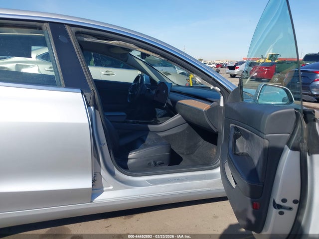 2018 TESLA MODEL 3 5YJ3E1EA4JF060792 Photo 4