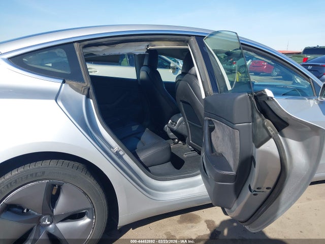 2018 TESLA MODEL 3 5YJ3E1EA4JF060792 Photo 7